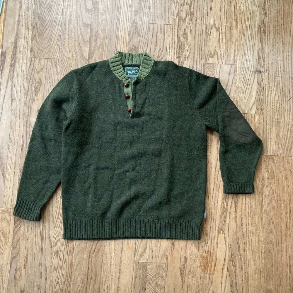 Men’s wool rich vintage wool Green Sweater with Elbow Patches